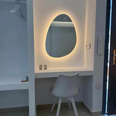 2s Luxnest Naxos City