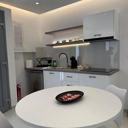 2s Luxnest Naxos City